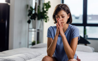 Ko ljubezen boli: Kako zdržati ob nekom, ki si ne dovoli pomagati?